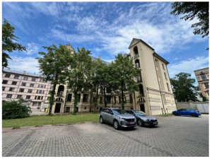 current gallery thumbnail